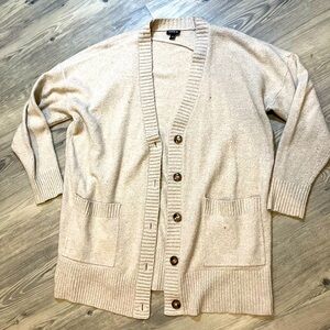 Beige Cardigan Sweater w Buttons and Pockets